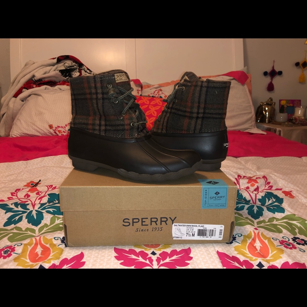 Sperry duck boots
